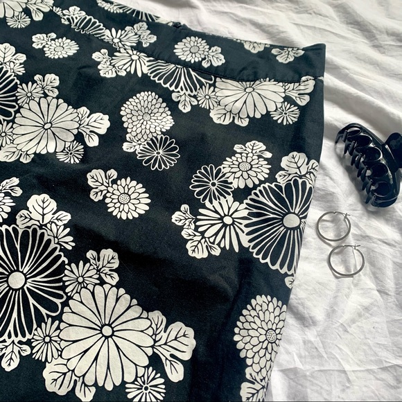 Y2K Vintage Floral Skirt - Picture 2 of 3